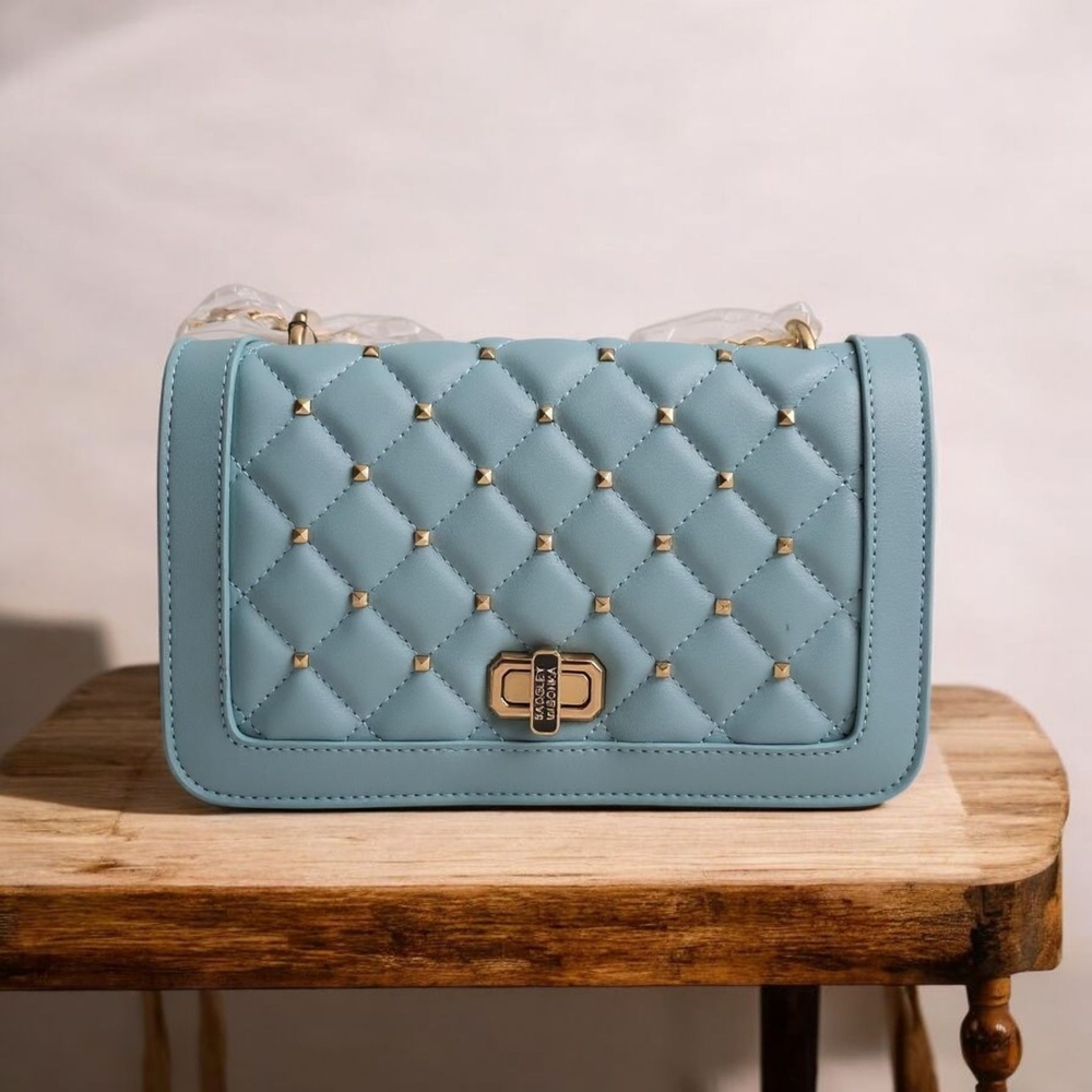 Elegant Quilted Crossbody Bag in Blue